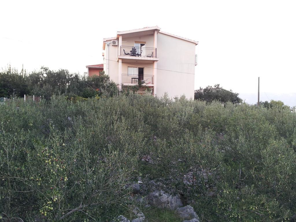 Apartments Jelica Slatine Exterior photo